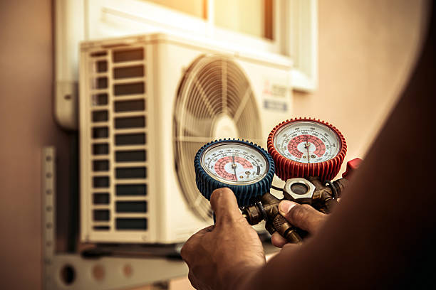 Professional Hvac technician working in Willow Springs, IL